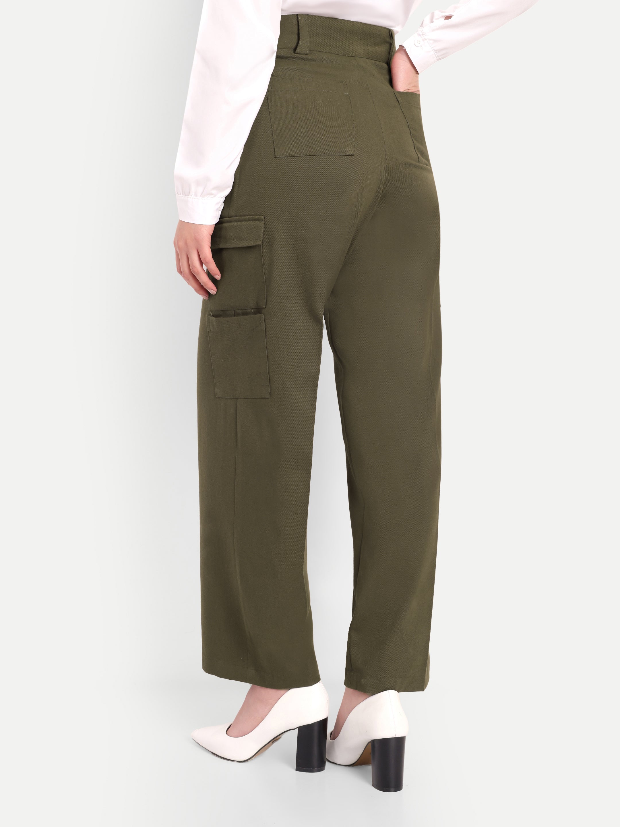 Women Olive Green High-Rise Straight Fit Cargo Trousers